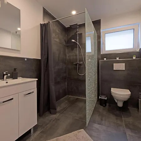 Casa 1 *